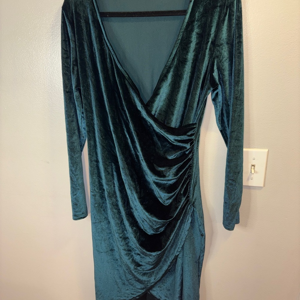 Luxurious Teal Velvet Long Sleeve Dress